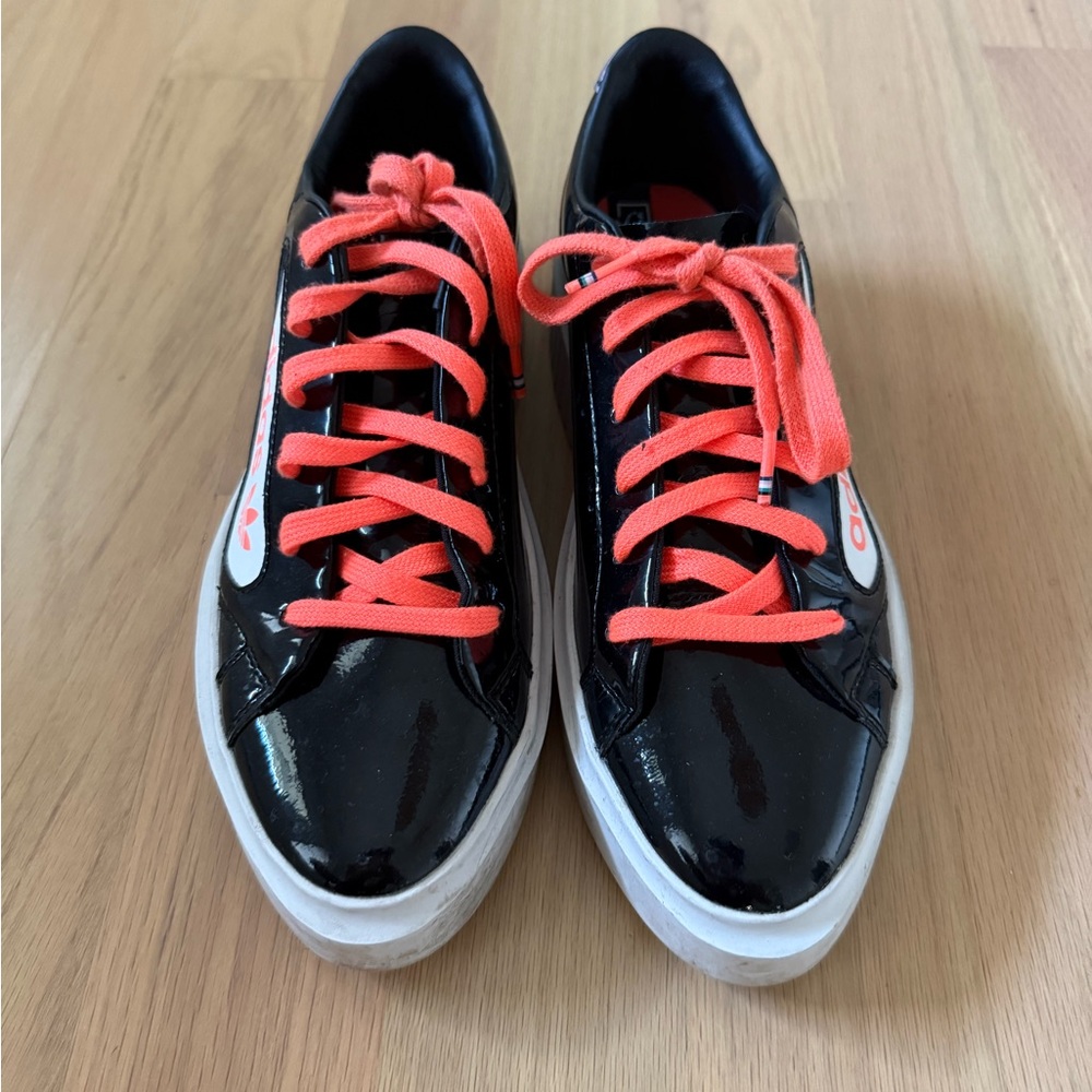 Adidas Sneakers